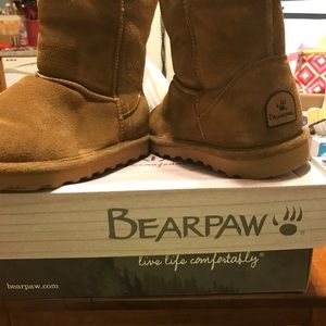 Bearpaw boots brand new in box size 10